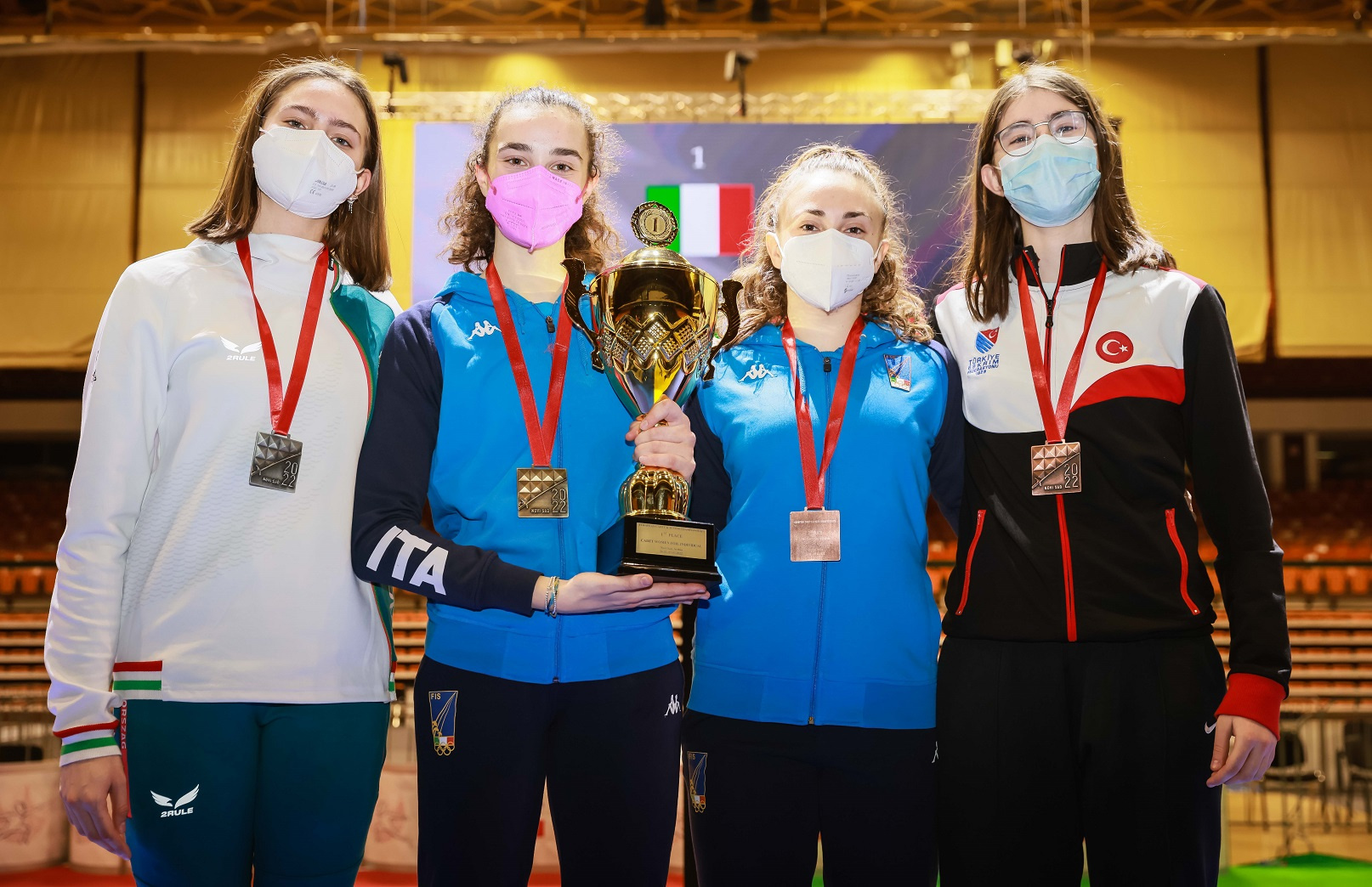 ITALIAN MOLINARI TAKES WOMEN’S FOIL CROWN