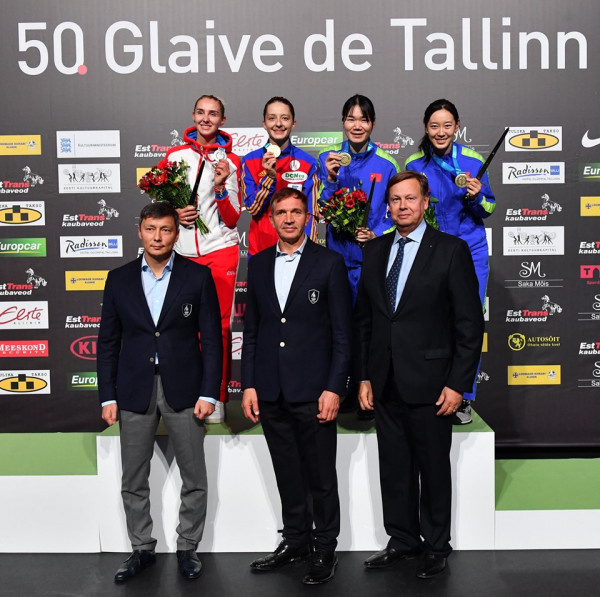 Romania's Popescu, Team Poland Win Gold at Tallinn Women's Epee World Cup